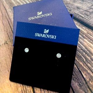 NWT - Swarovski White Gold CZ stud earrings Perfect Christmas Gift!!